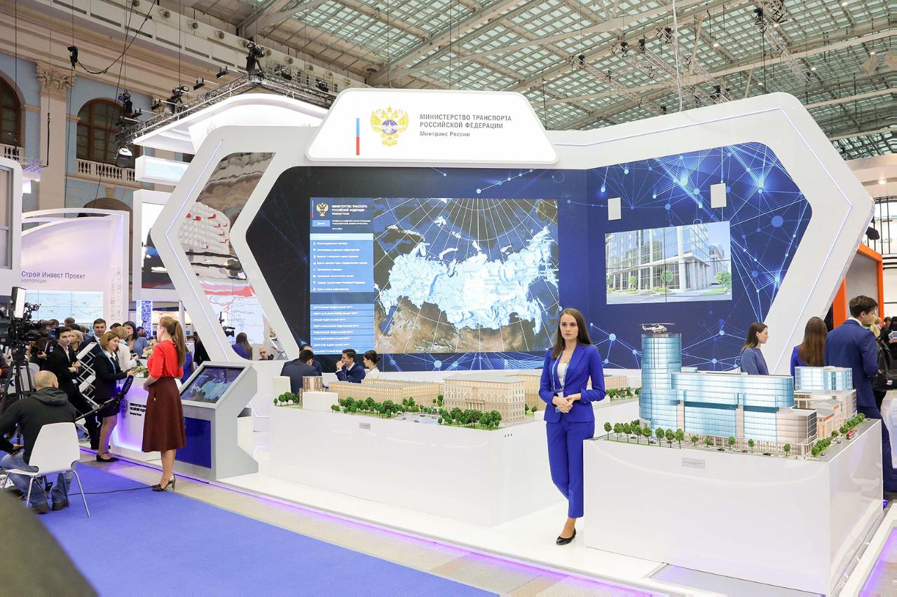 Форум транспорт отзывы. ПМЭФ 2022 Росатом. Росатом стенд ПМЭФ. Выставка транспорт России. Транспортная Россия выставка.