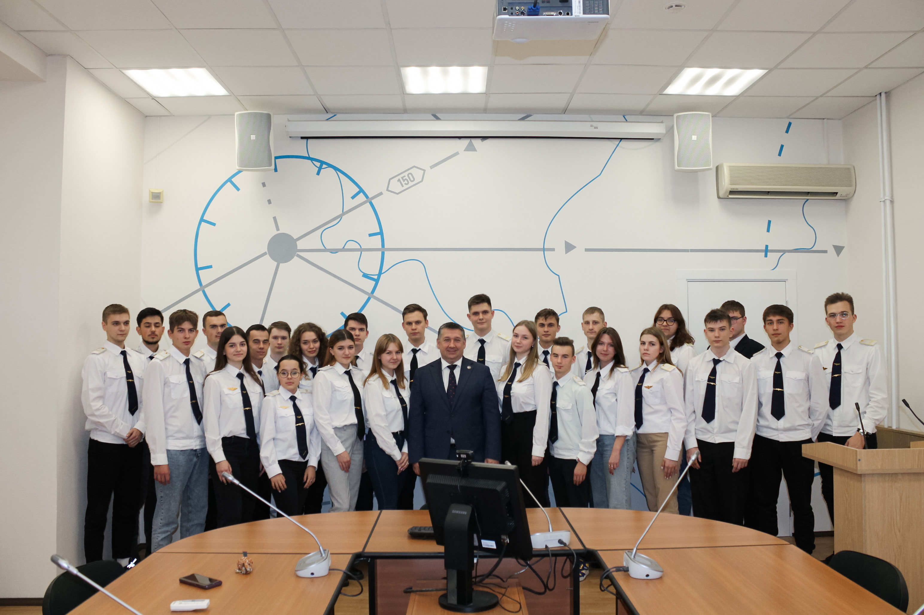 Заместитель начальника Московской железной дороги встретился со ...